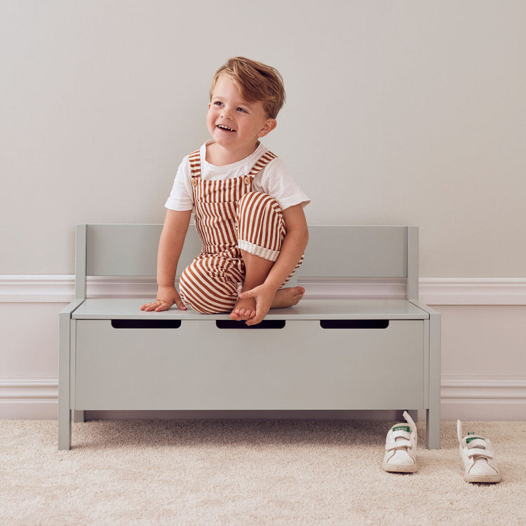 KIDS CONCEPT. Sofa with storage light green STAR