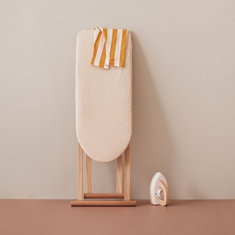 KIDS CONCEPT. Iron board with iron KID'S HUB