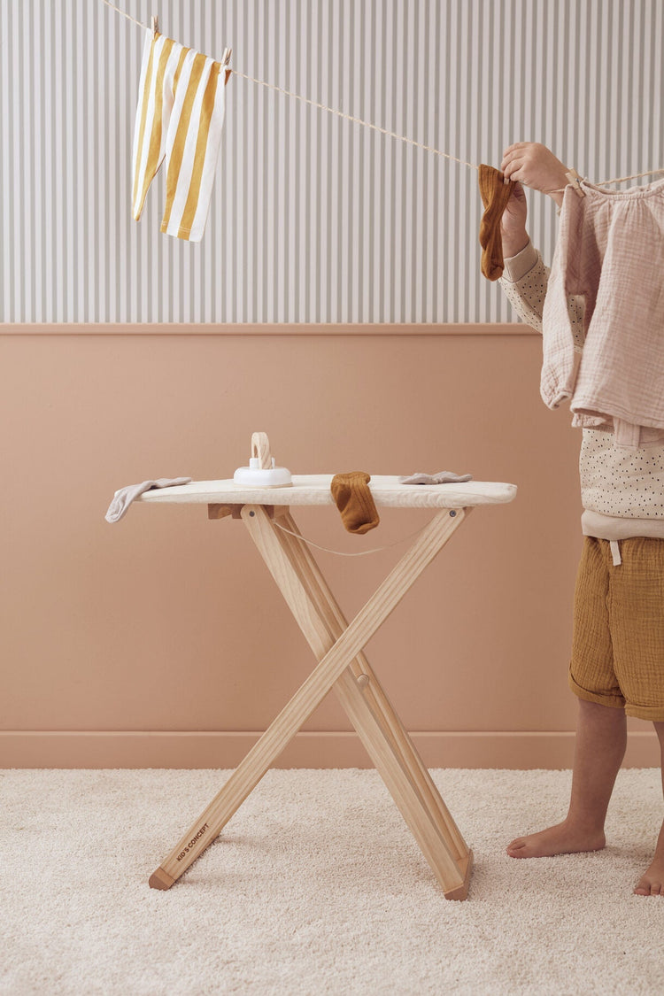 KIDS CONCEPT. Iron board with iron KID'S HUB