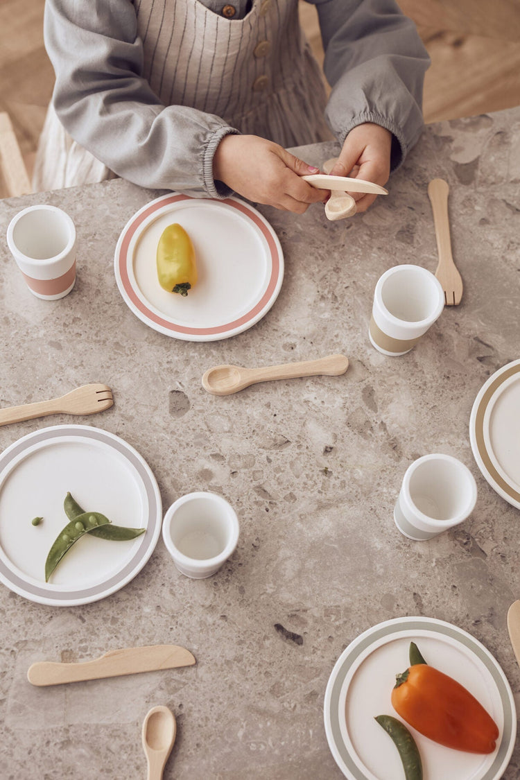 KIDS CONCEPT. Dinnerware 4 play set KID'S HUB
