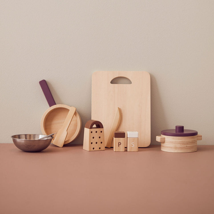 KIDS CONCEPT. Cookware play set KID'S HUB