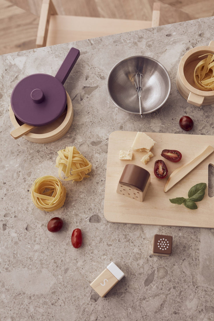 KIDS CONCEPT. Cookware play set KID'S HUB