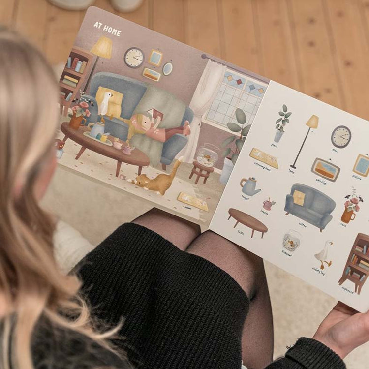 LITTLE DUTCH. Children's look-and-learn book - the world around you