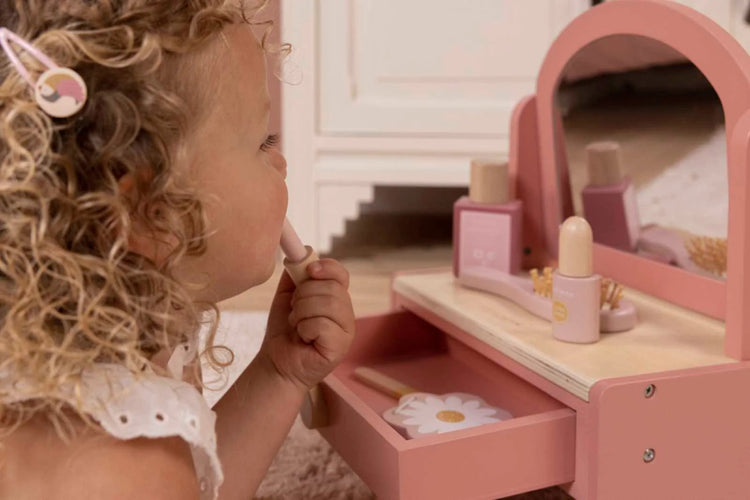 LITTLE DUTCH. Boudoir με ξύλινα αξεσουάρ.