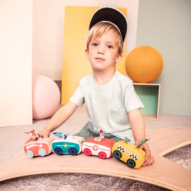 LILLIPUTIENS. Υφασμάτινο αυτοκινητάκι pull-back Marius