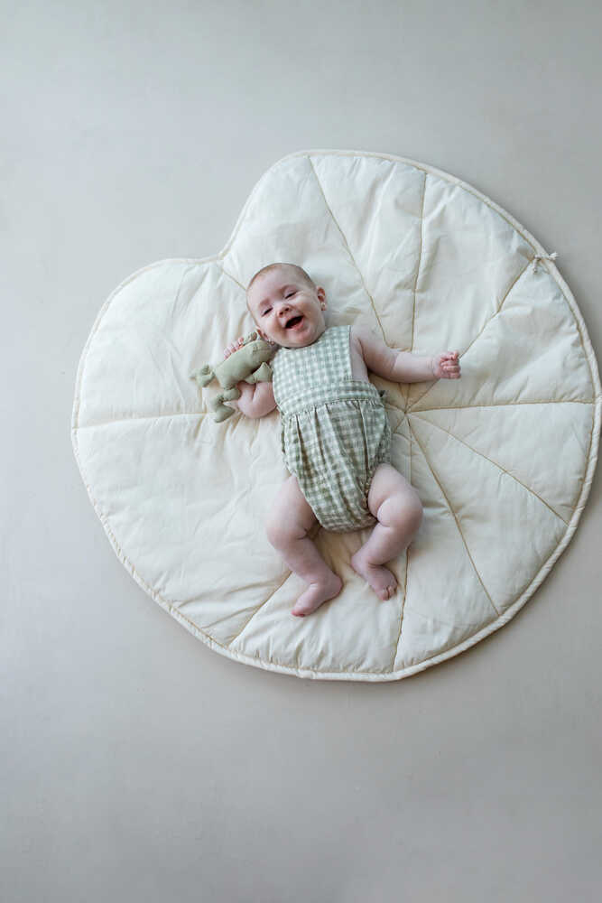 Lorena Canals. Washable Play Mat Water Lily Natural