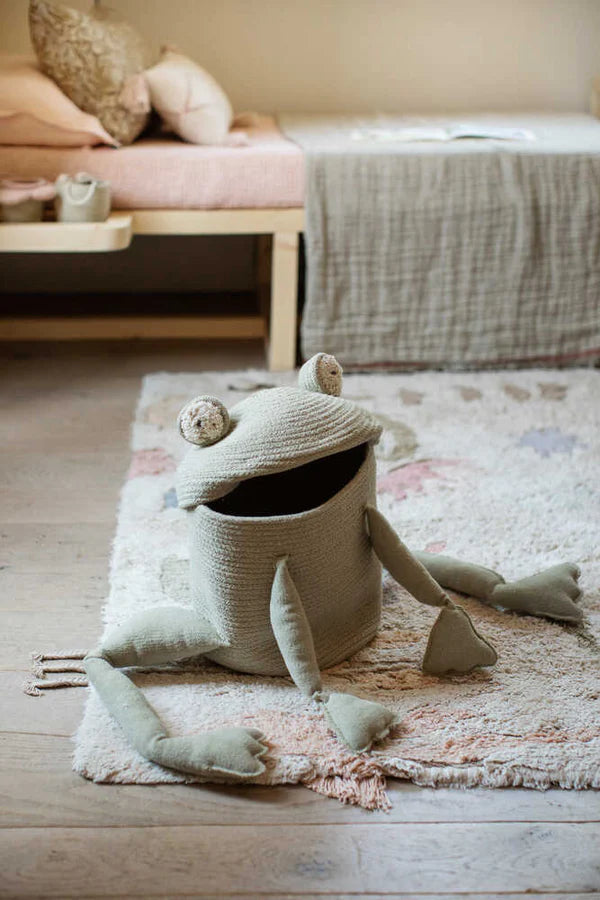 Lorena Canals. Basket Fred the Frog
