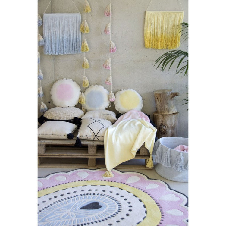 Lorena Canals. Garland Ponpon Tie-Dye (yellow)
