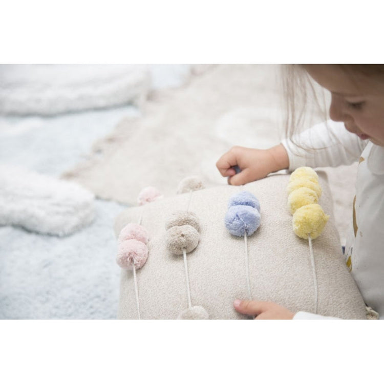 Lorena Canals. Cushion Abacus