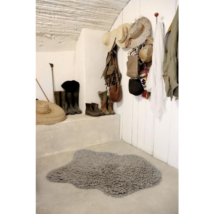 Lorena Canals. Woolable Rug Woolly - Sheep Grey 75 x 110 cm