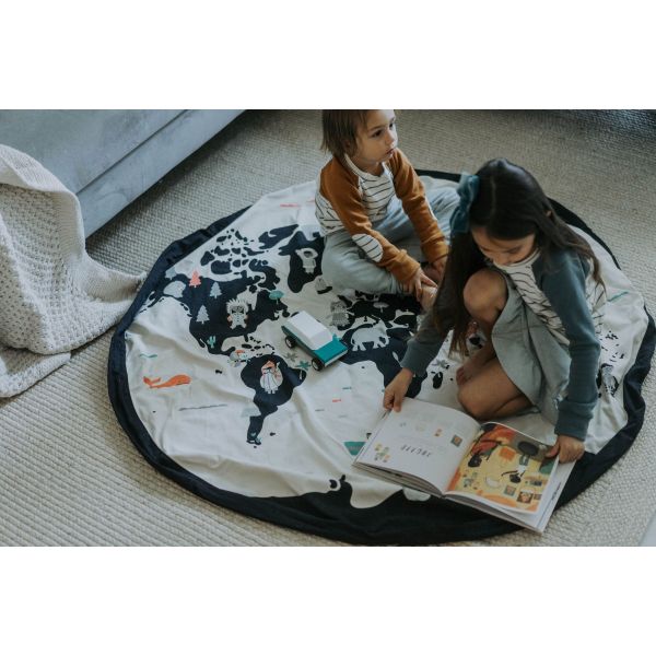 PLAY&GO. 2 in 1 storage bag and playmat. Worldmap