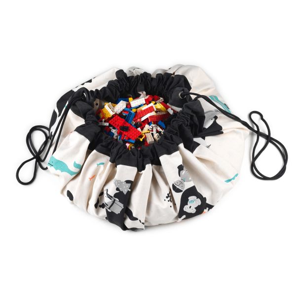 PLAY&GO. 2 in 1 storage bag and playmat. Worldmap