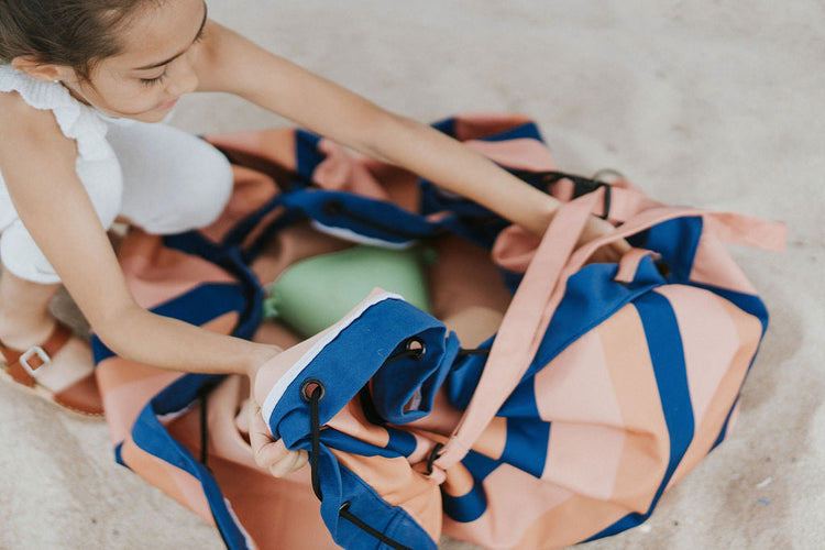 PLAY&GO. 2 in 1 storage bag and playmat. Outdoor Mokka Stripes