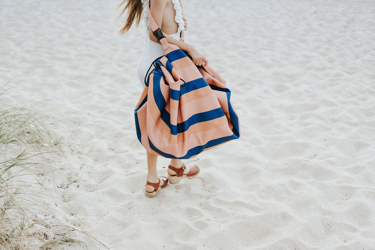 PLAY&GO. 2 in 1 storage bag and playmat. Outdoor Mokka Stripes