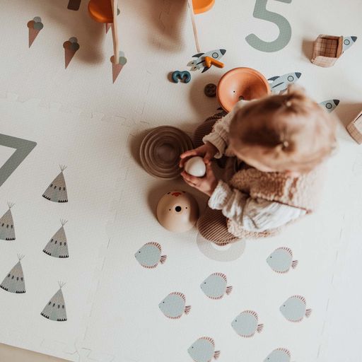 PLAY&GO. EEVAA playmat - puzzle - storage box - Numbers