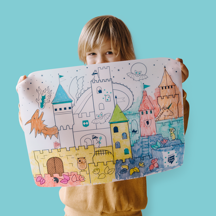 SUPER PETIT. Colouring placemat Artiste Castle