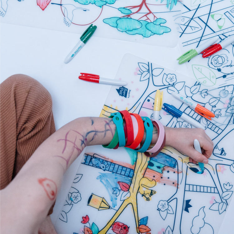 SUPER PETIT. Colouring placemat Artiste Magic Tree