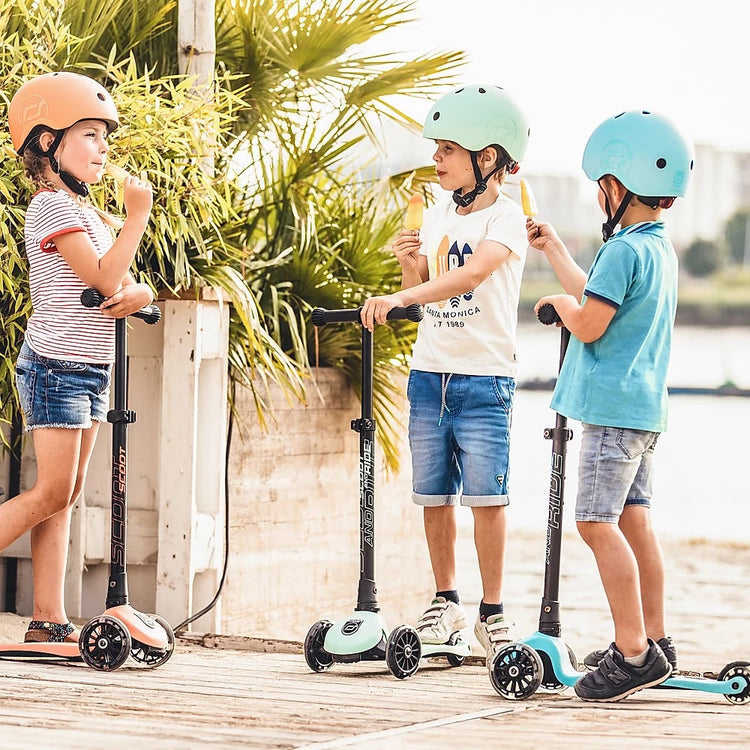Scoot and Ride. Κράνος blueberry